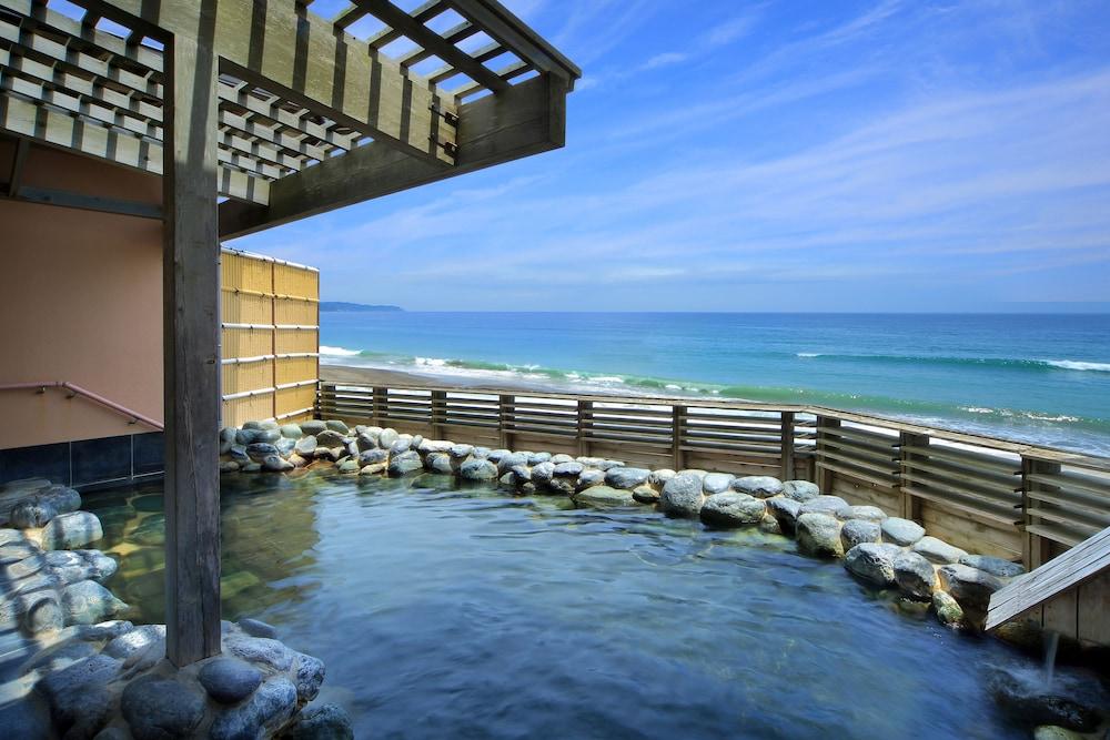 Kamogawa Grand Hotel