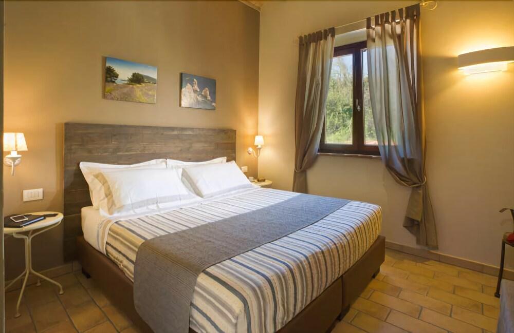 Villa Gens Camuria