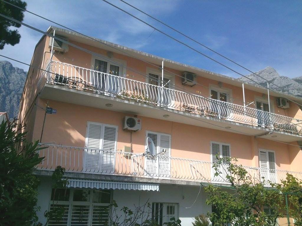 Apartments Jela