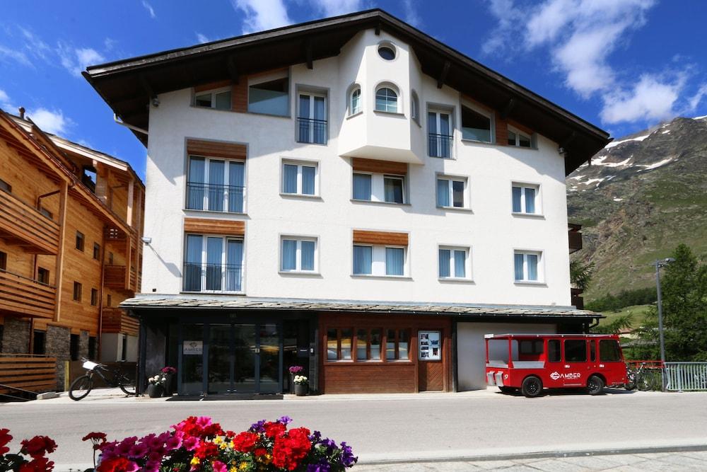 Amber Hotel
