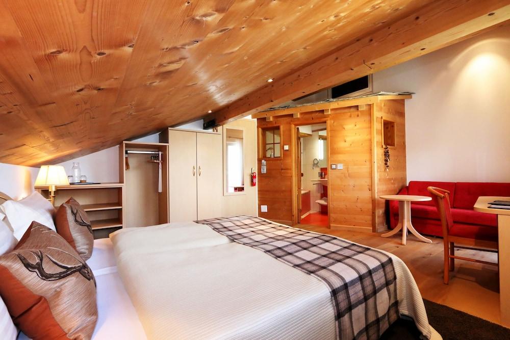 Amber Hotel