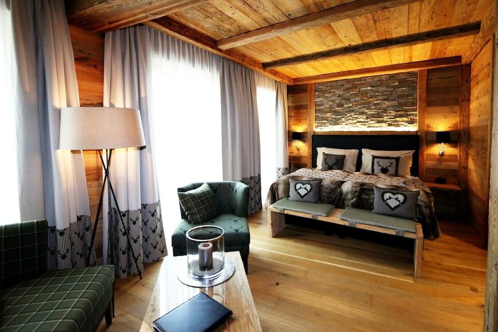 Amber Hotel