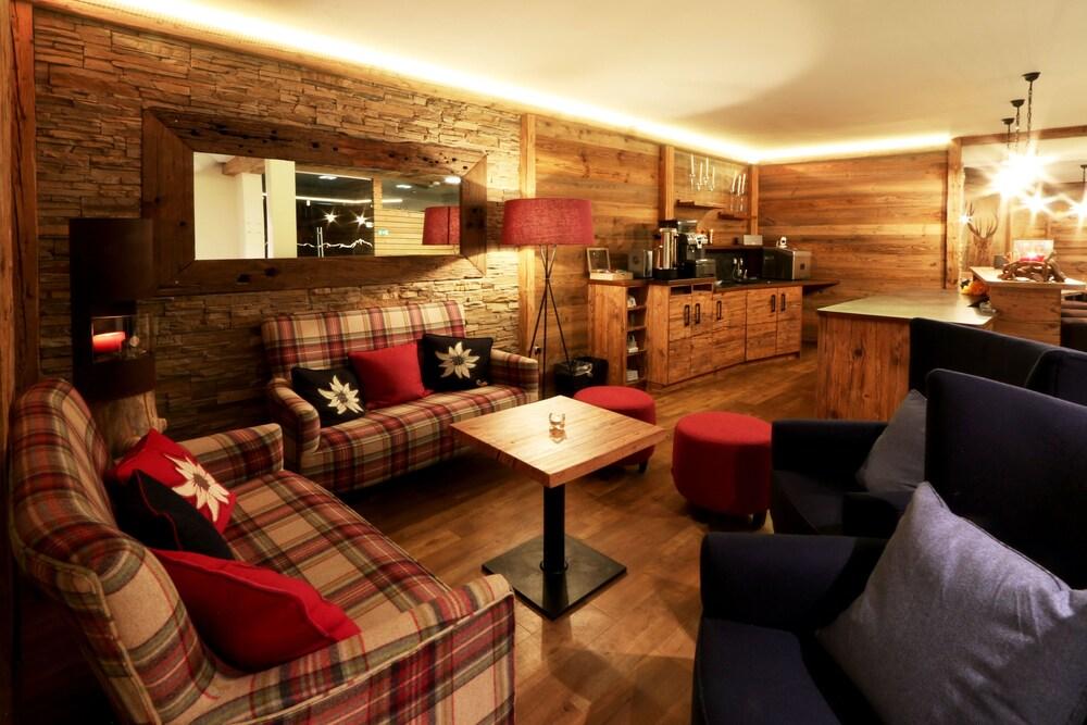 Amber Hotel