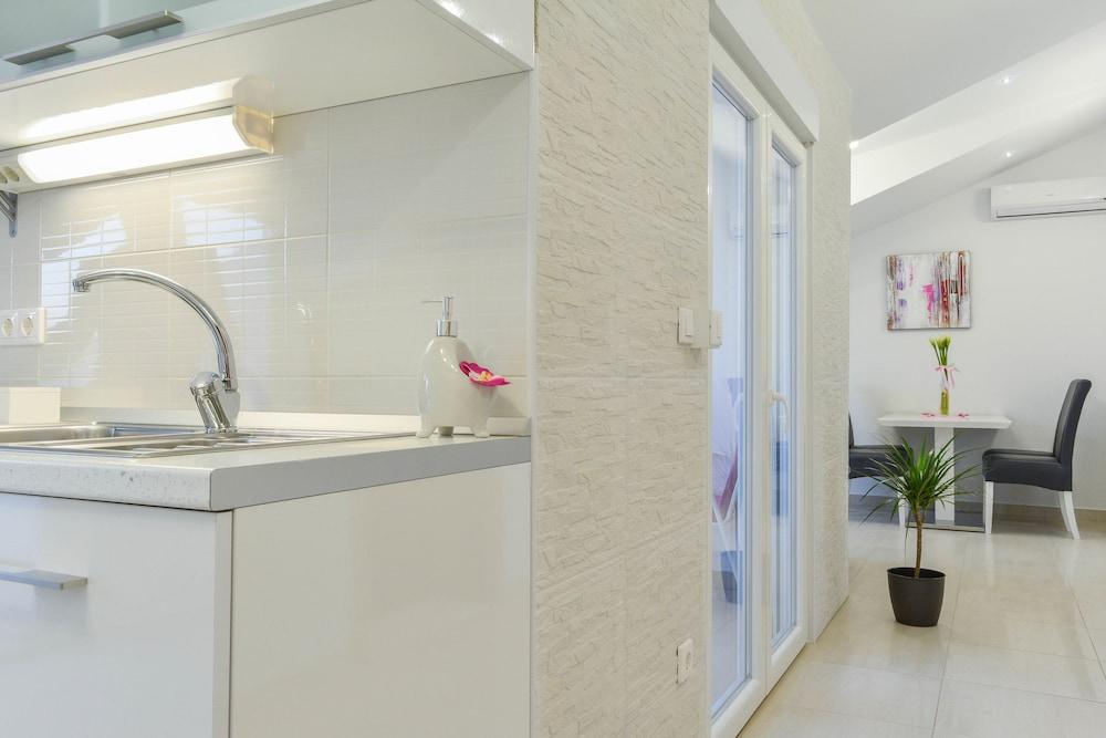 Luxury Apartments Villa Tea