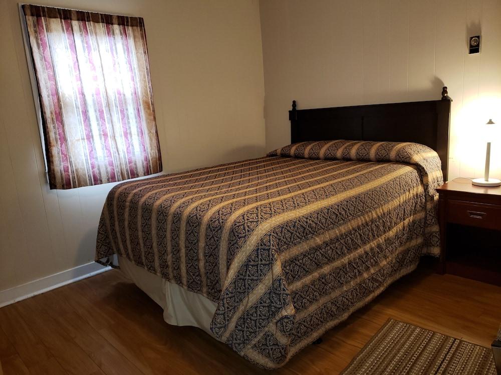 Cookes Motel
