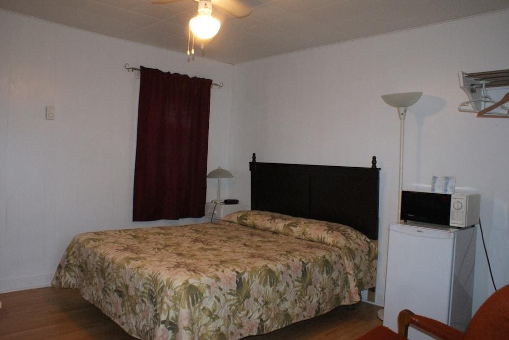 Cookes Motel