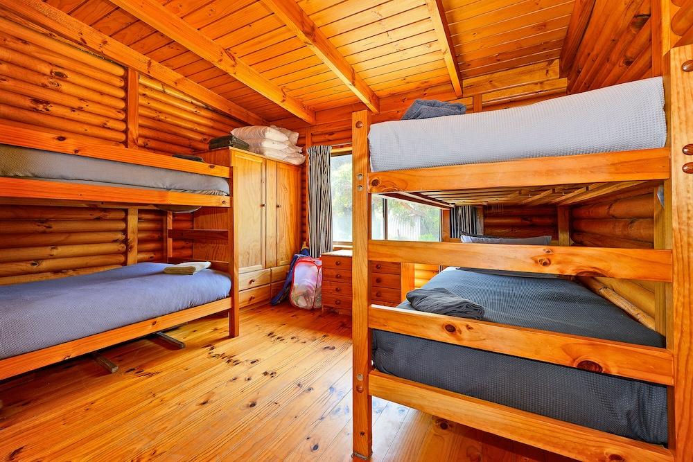 Cloudy Bay Cabin