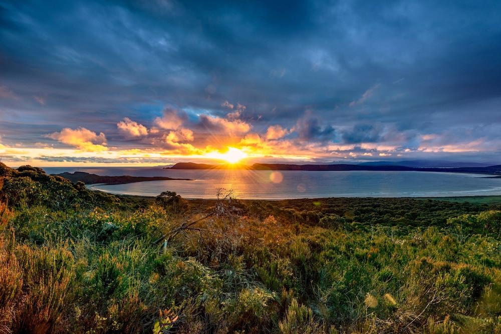 Cloudy Bay Cabin