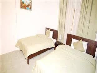 Adam Plaza Hotel