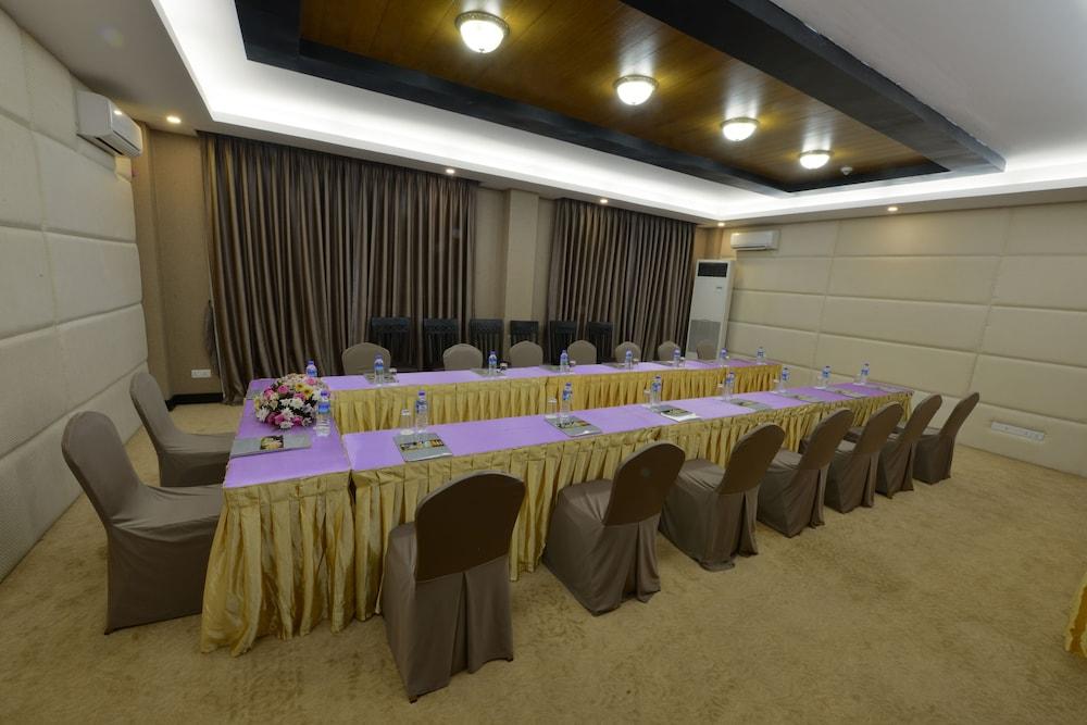 Mingalar Thiri Hotel