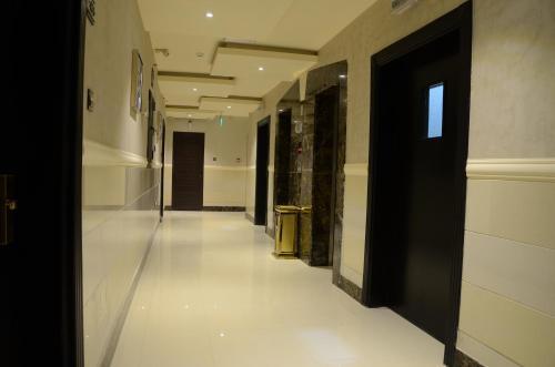 Reef Hotel Apartments 1