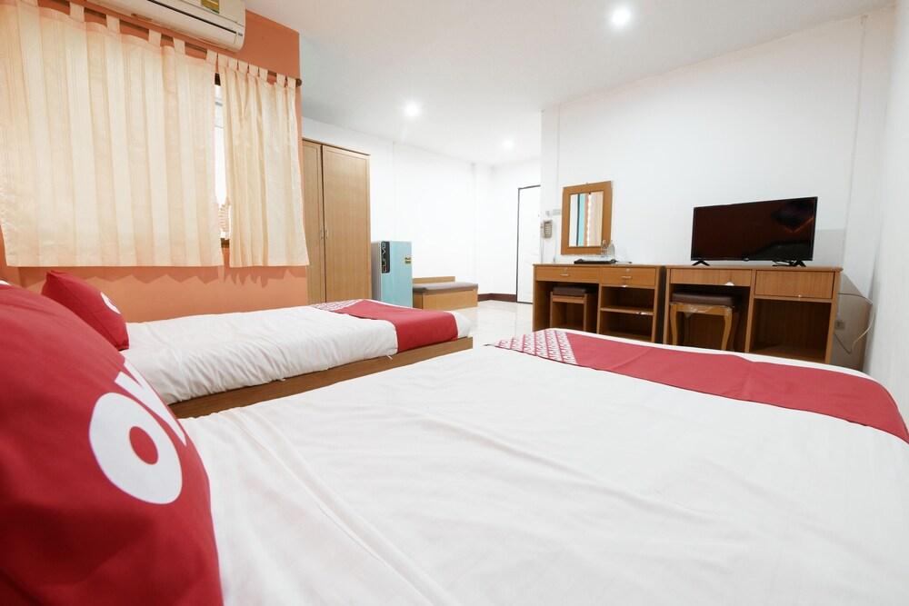 Inter Place by OYO Rooms