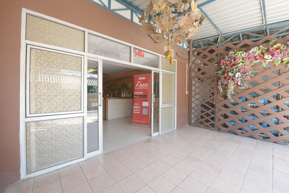 Inter Place by OYO Rooms