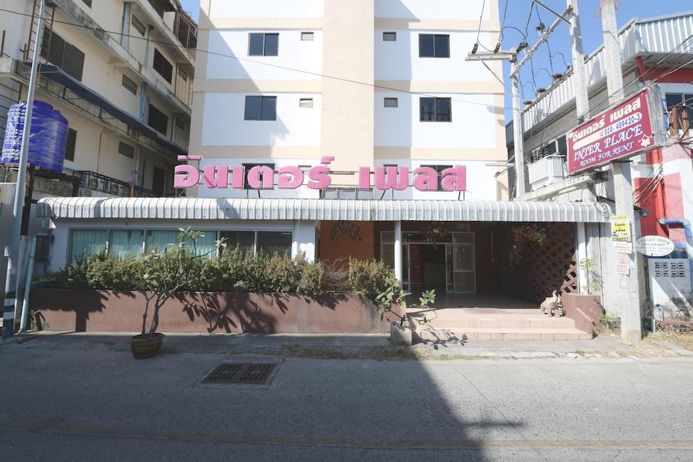 Inter Place by OYO Rooms