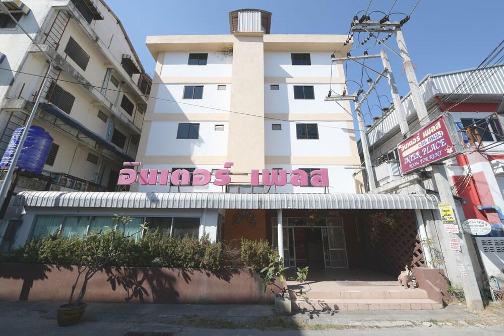 Inter Place by OYO Rooms