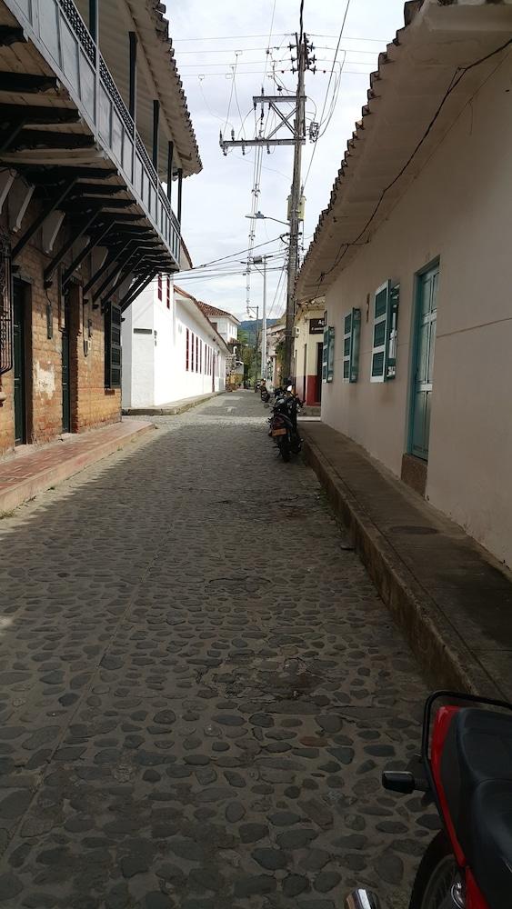 La Casa Amarela Hotel