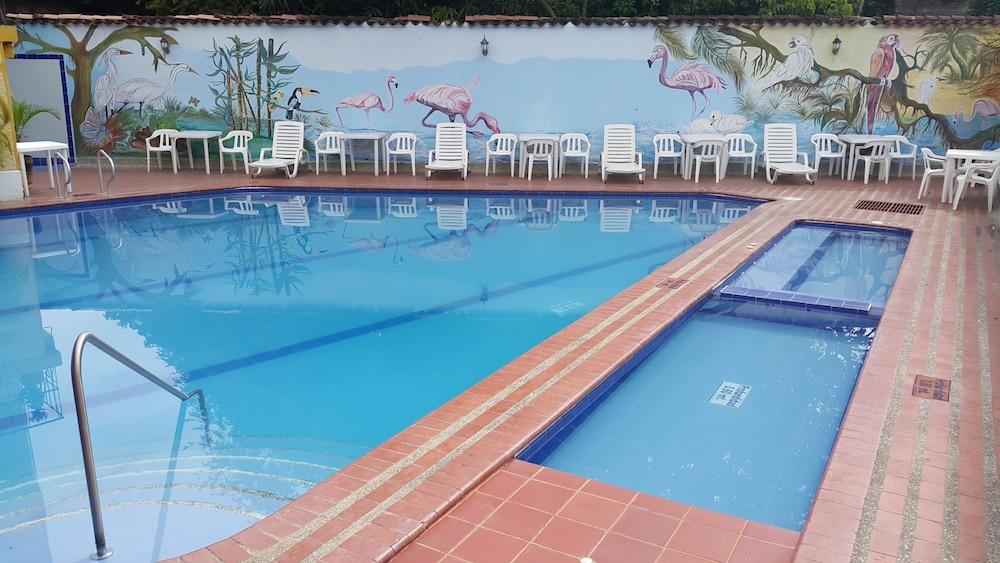 La Casa Amarela Hotel