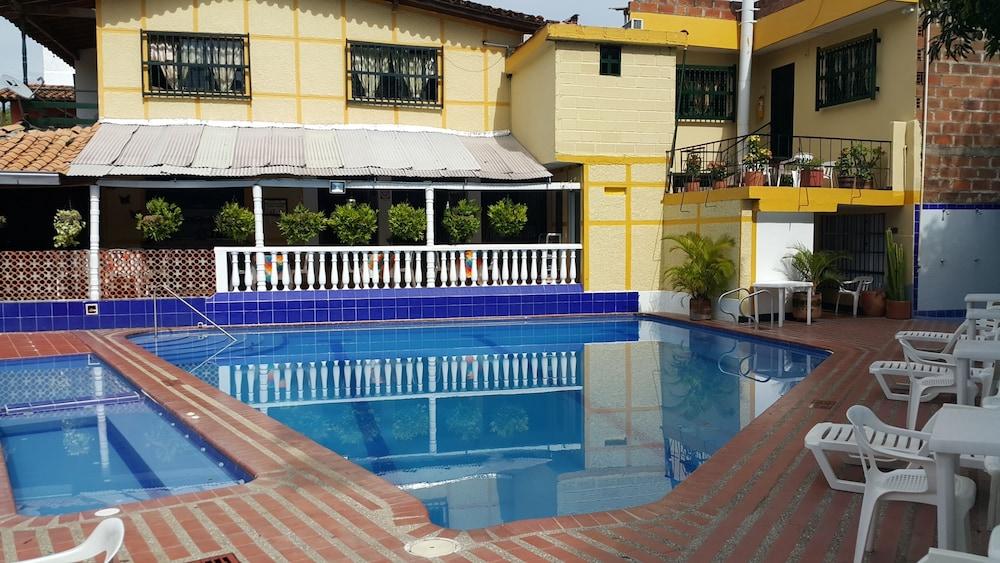 La Casa Amarela Hotel