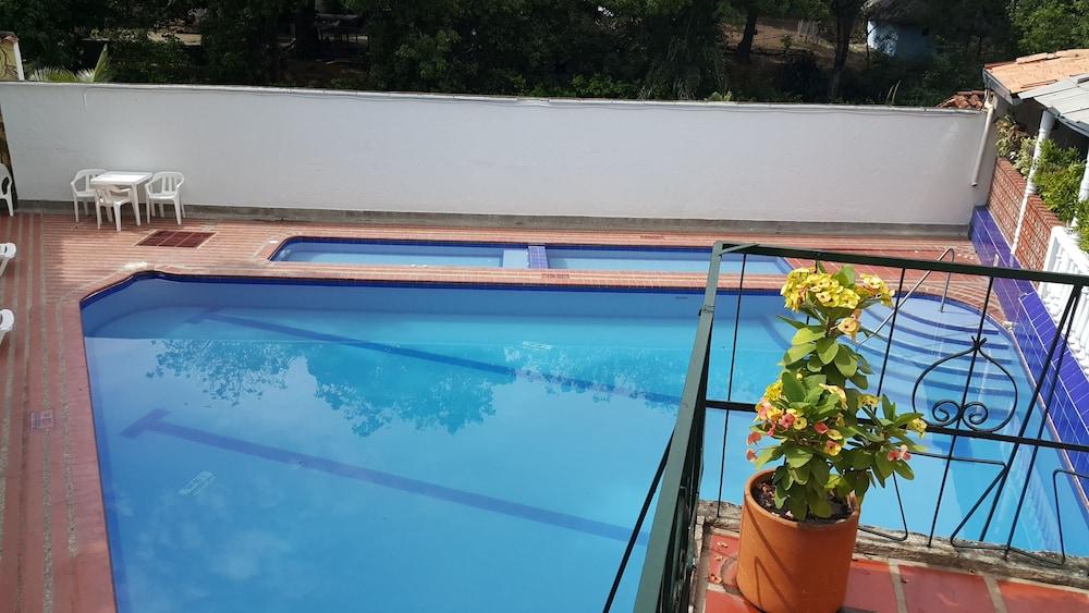 La Casa Amarela Hotel