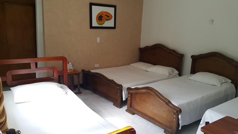 La Casa Amarela Hotel