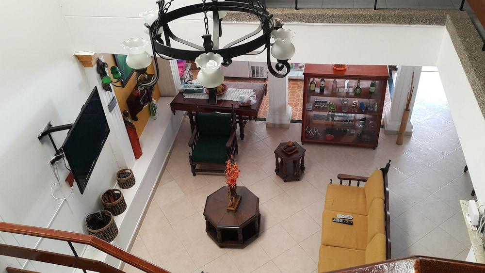 La Casa Amarela Hotel
