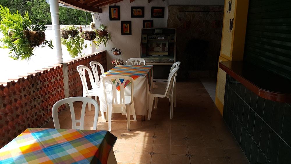 La Casa Amarela Hotel