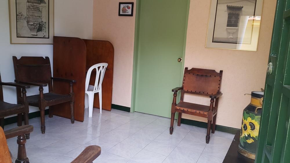 La Casa Amarela Hotel