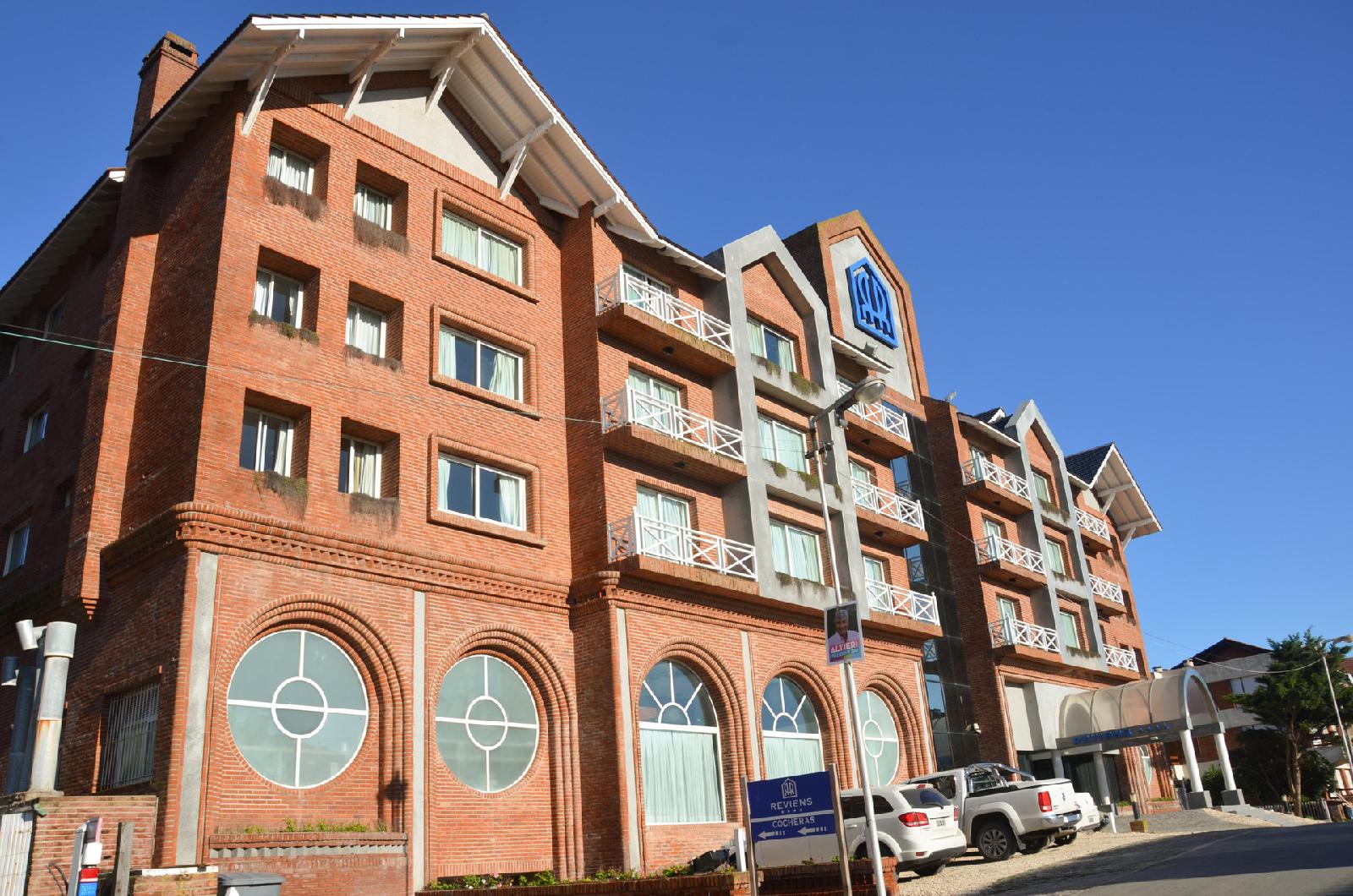 Hotel Reviens