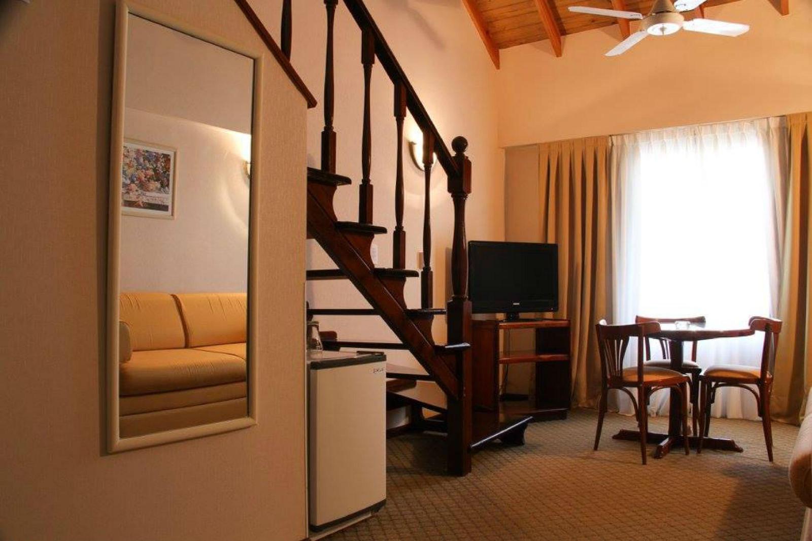 Hotel Reviens