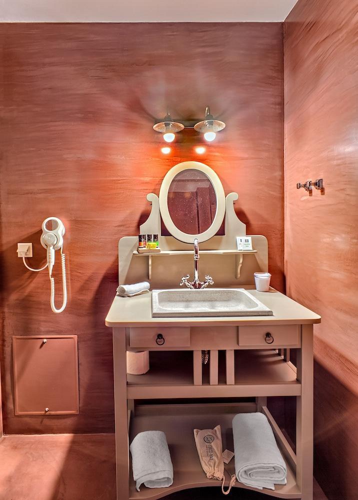 Haones Suites