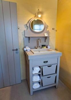 Haones Suites