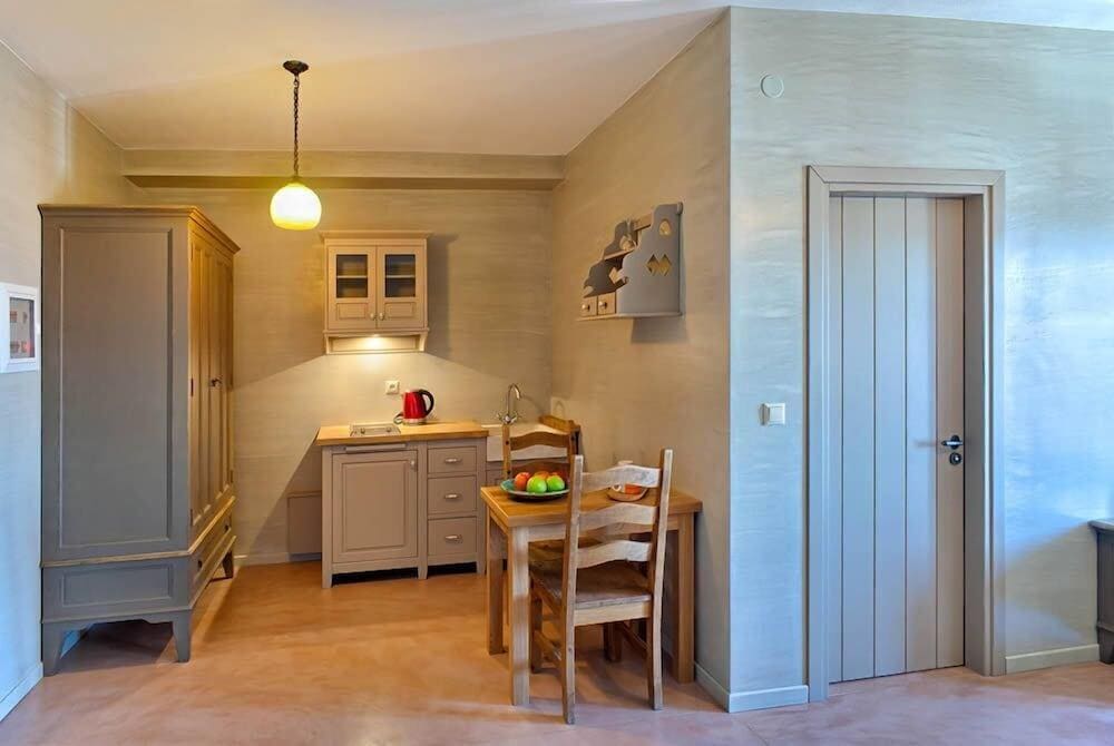 Haones Suites