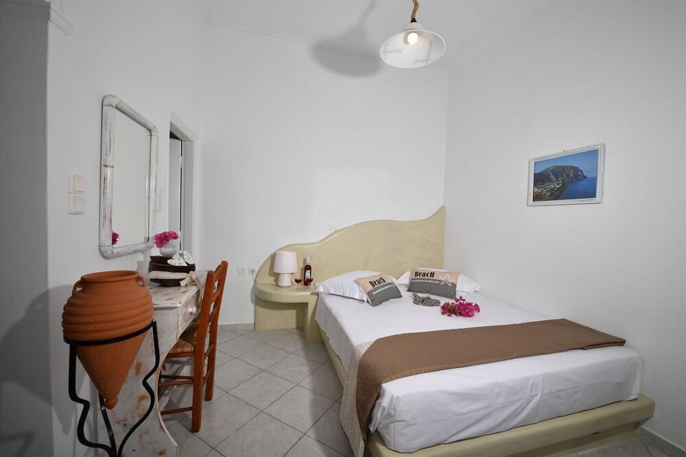 Philoxenia Villas