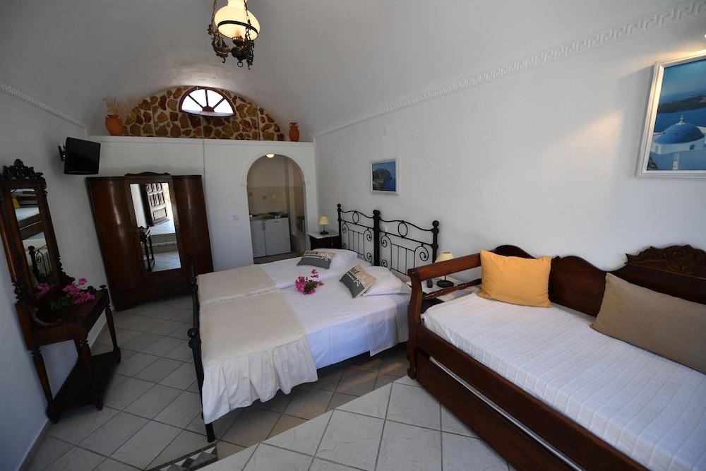 Philoxenia Villas