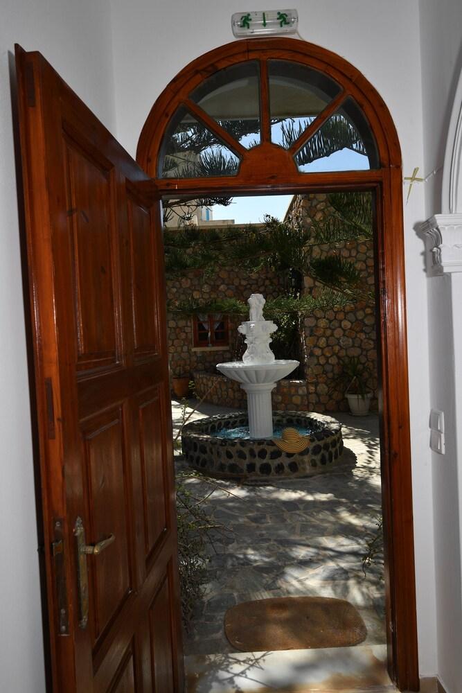 Philoxenia Villas