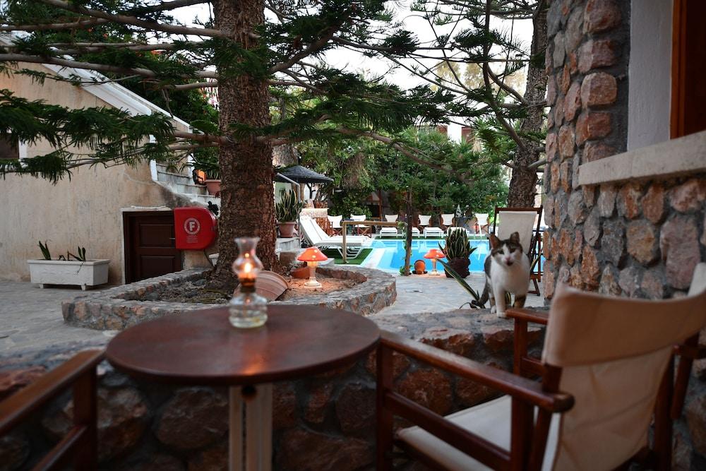 Philoxenia Villas
