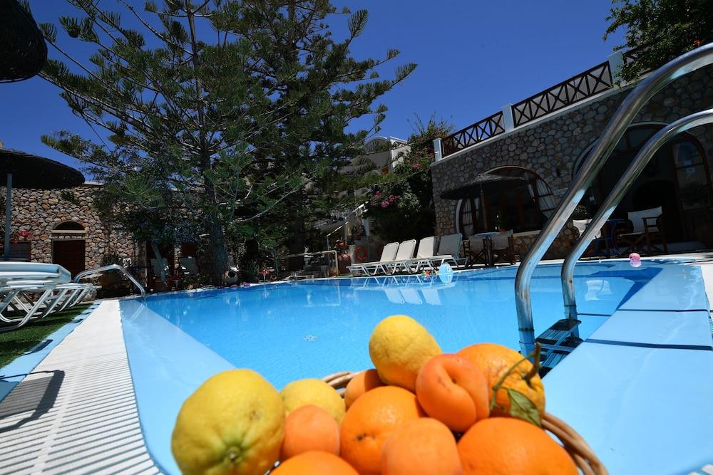 Philoxenia Villas