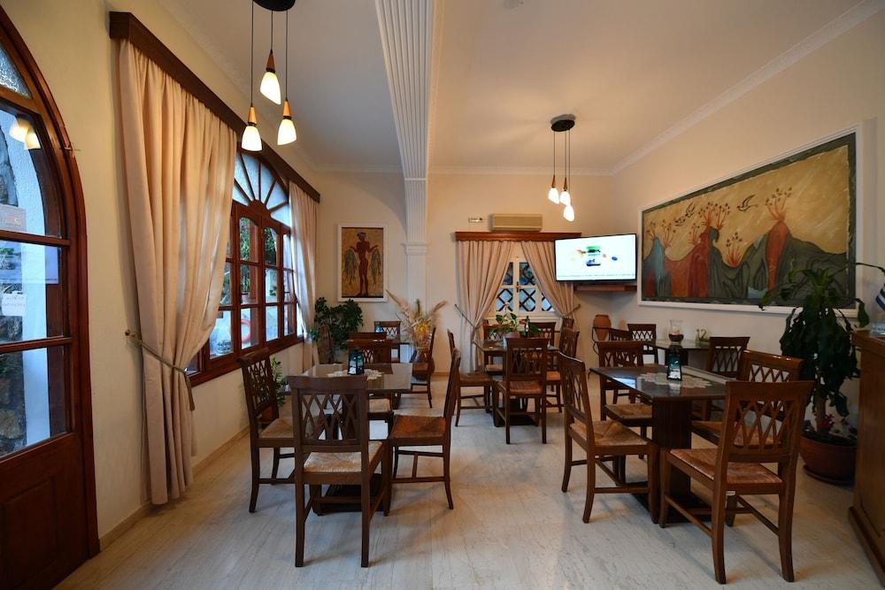 Philoxenia Villas