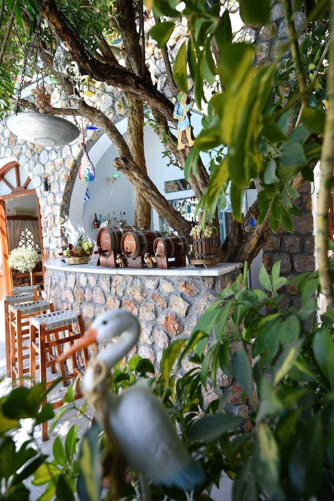 Philoxenia Villas