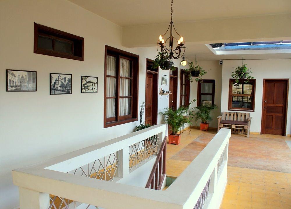 La Ronda Downtown Hostel
