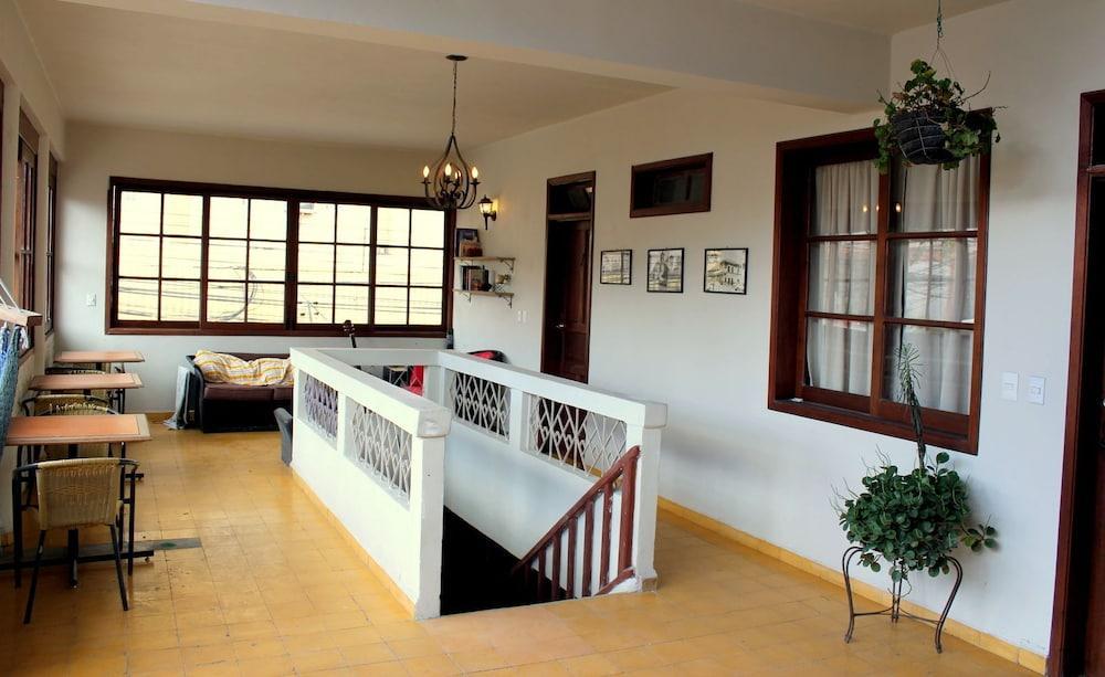 La Ronda Downtown Hostel