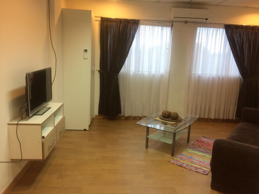 Acosta Ñu Apart Hotel