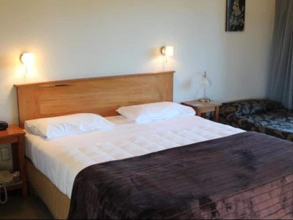 Omau Settlers Lodge