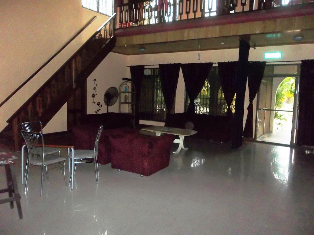 Eden Lodge