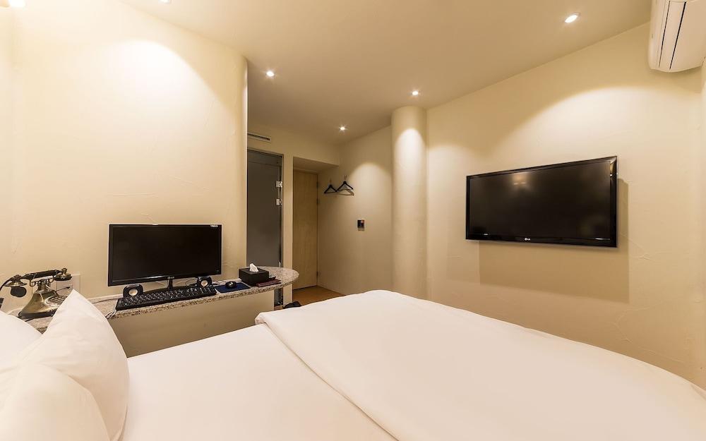 Celint Hotel