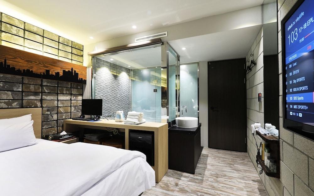 Celint Hotel