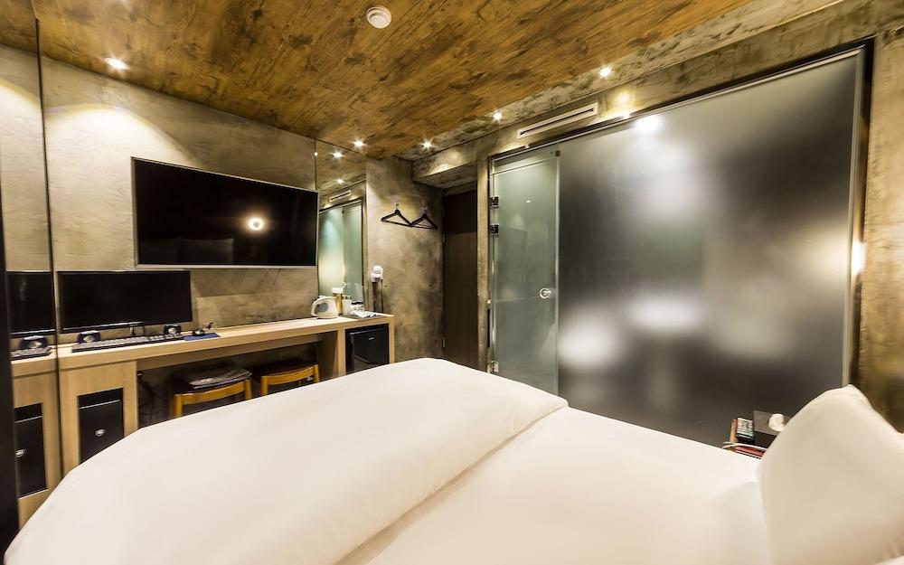 Celint Hotel