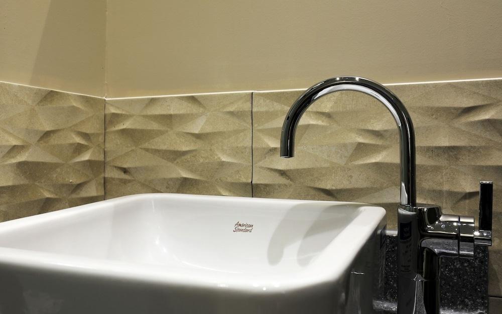 Celint Hotel