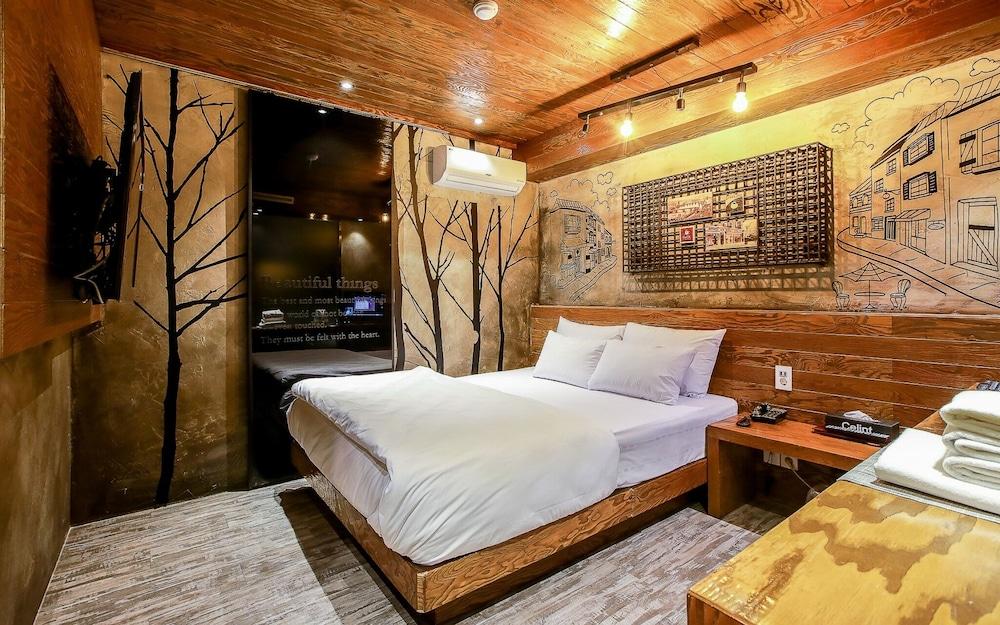 Celint Hotel