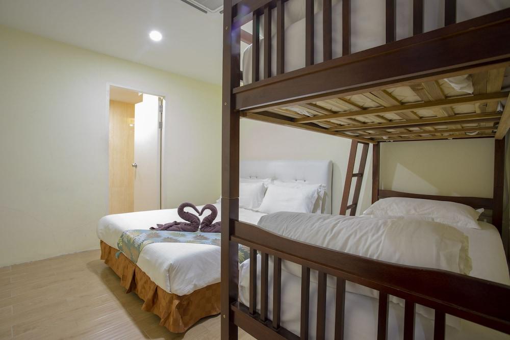 Hashtag 12 Boutique Hotel
